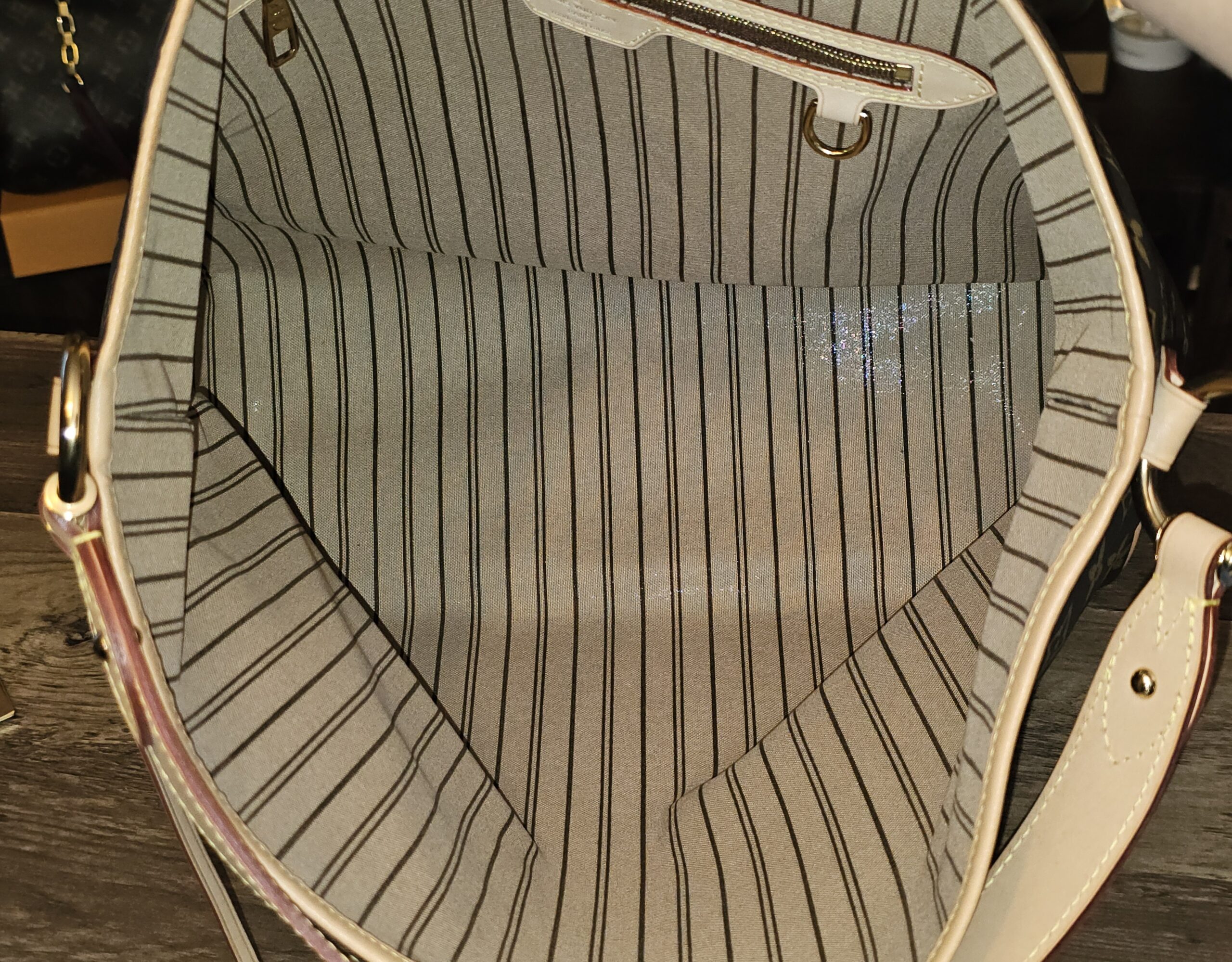 Interior view of the striped textile lining