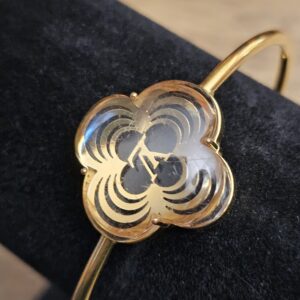 Close up of the resin flower with the LV detailing
