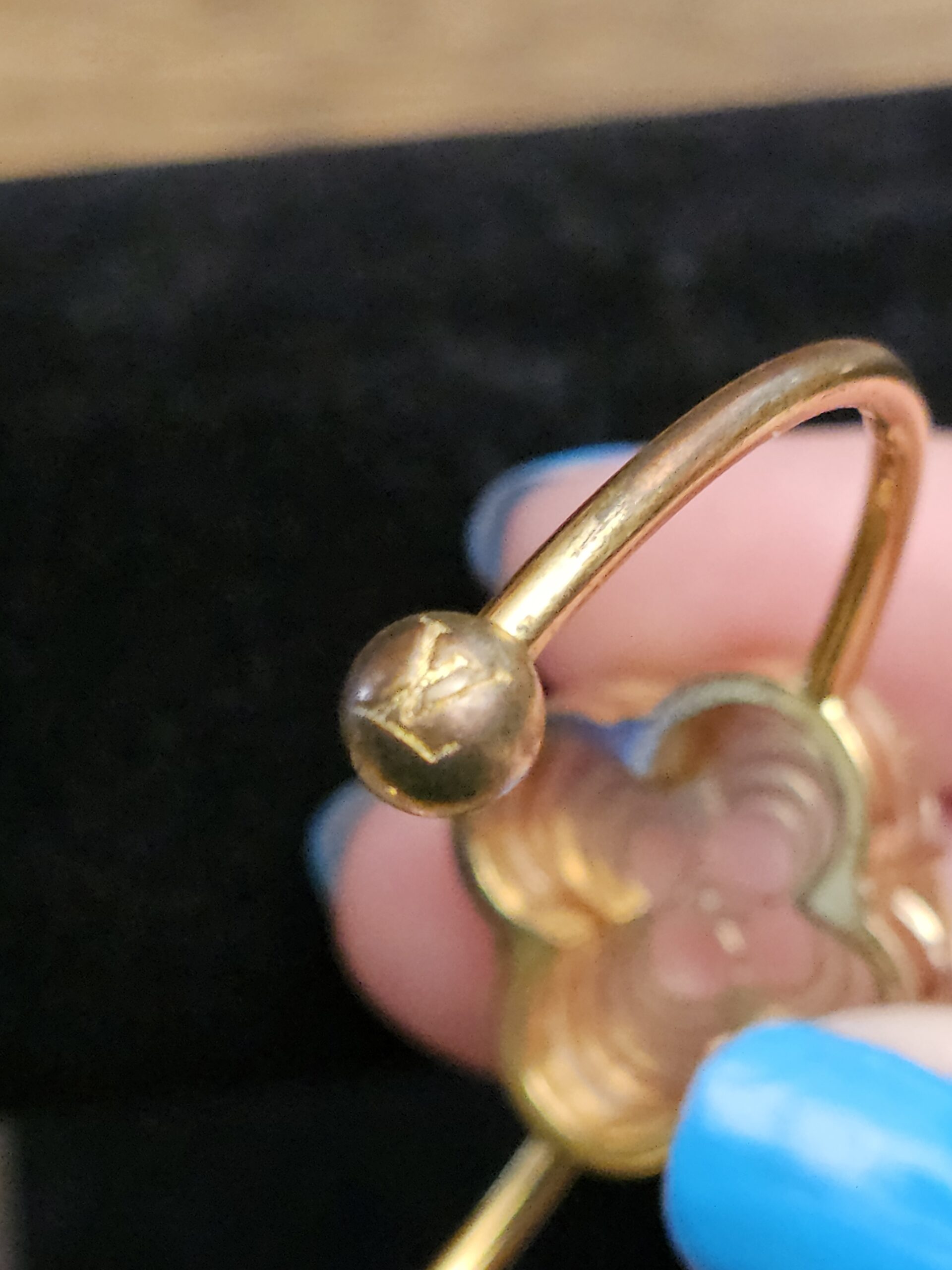 Ball end and the back of the flower setting