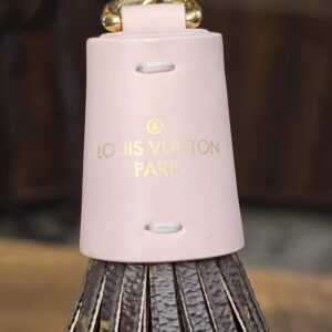 Pink leather cap stamped LOUIS VUITTON PARIS
