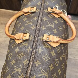 Top view of the zipper and both rolled handles