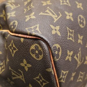Base corner with worn piping