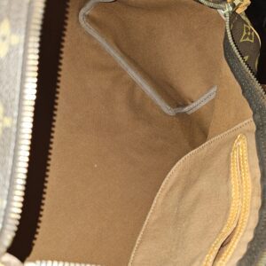 Interior view of the lining and slip pocket