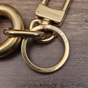 Key ring stamped M00824 AK1212