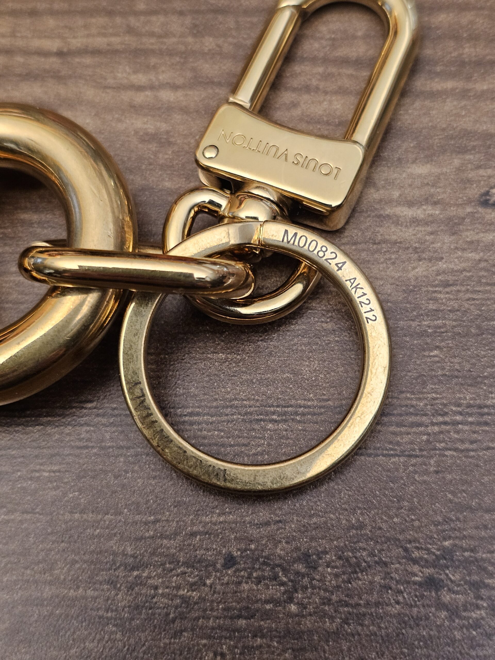 Key ring stamped M00824 AK1212