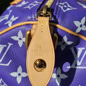 Leather zip pull tab with its stud