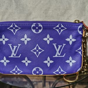 Back of the matching pouch