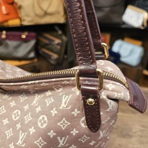Strap attachment and buckle on the other side