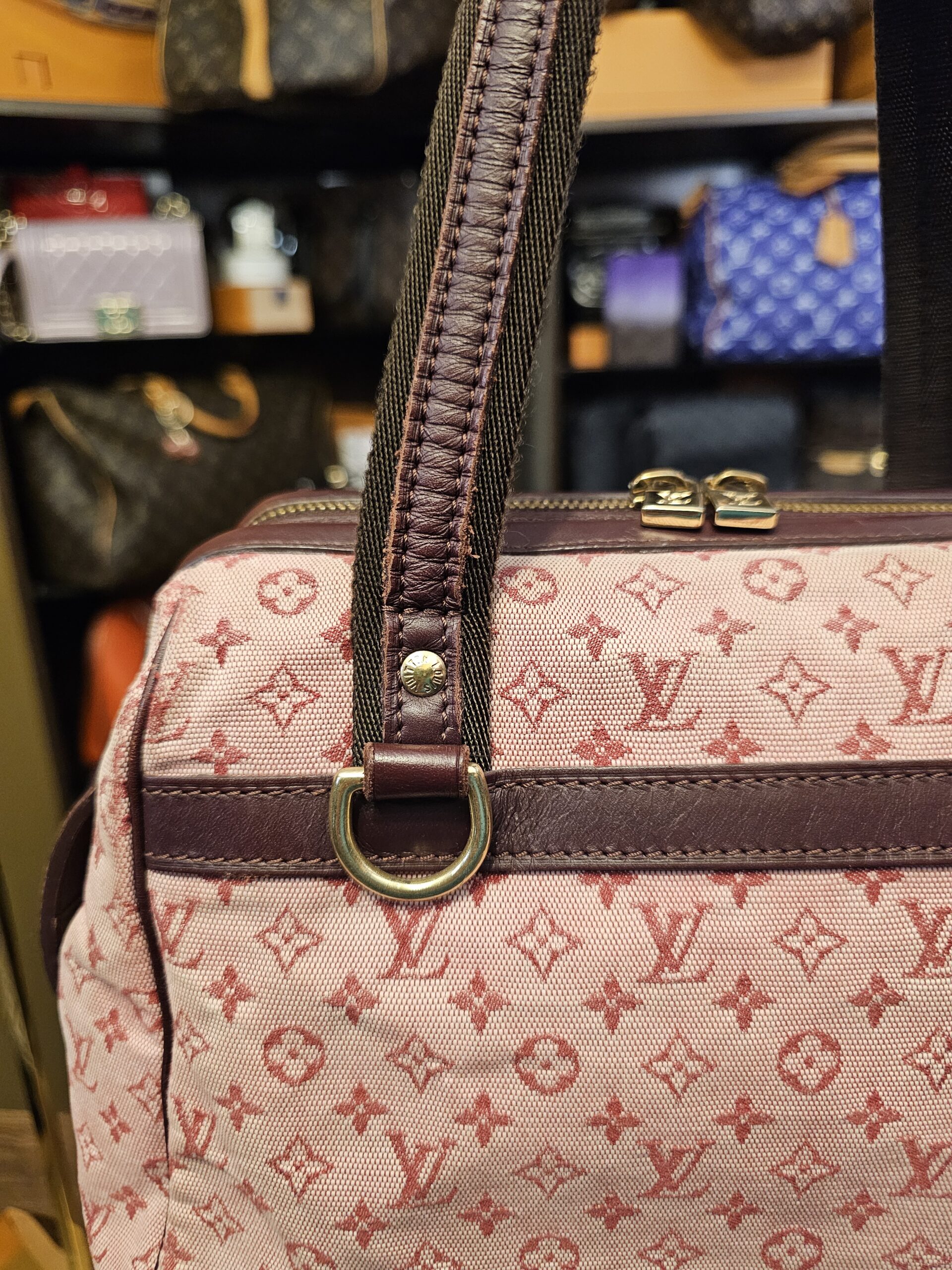 Front D ring and strap tab