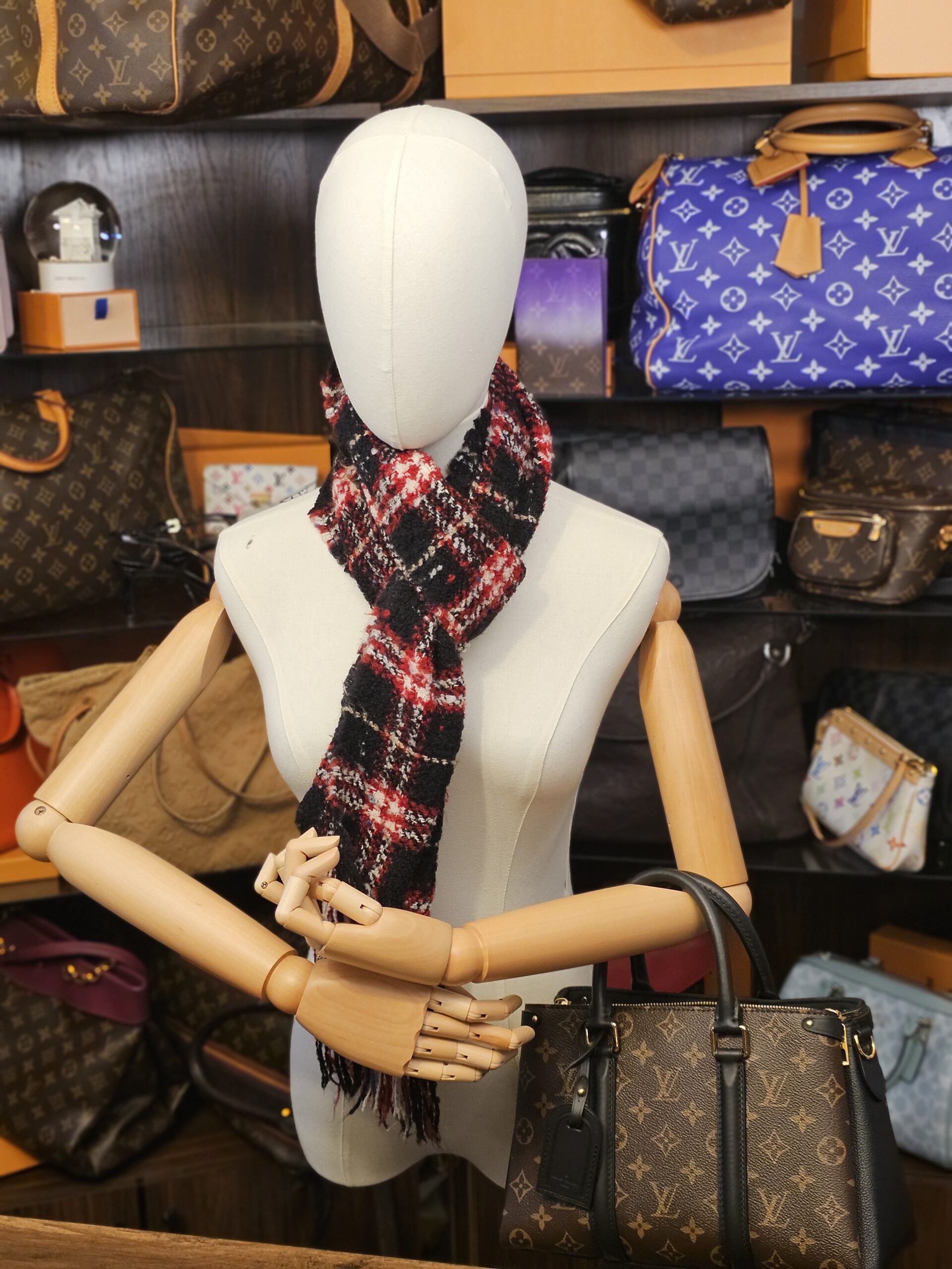 Knotted around the neck on a mannequin