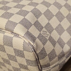 Close up of a bottom corner
