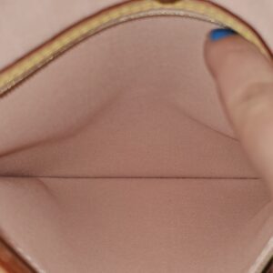 Interior pocket close up