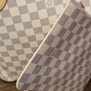 Pouch, side view