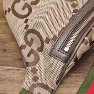 Close up of the other side end and strap