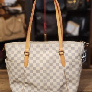 Louis Vuitton Damier Azur Totally MM, front view with the vachetta handles