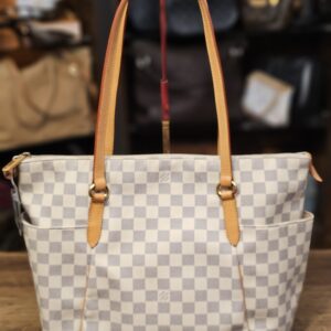 The tote, back view