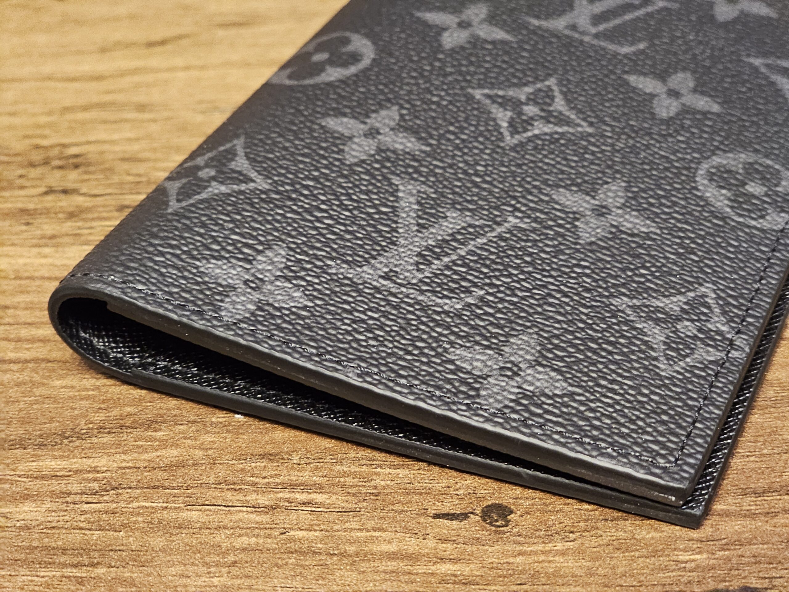 Louis Vuitton Passport Cover Eclipse - Image 6